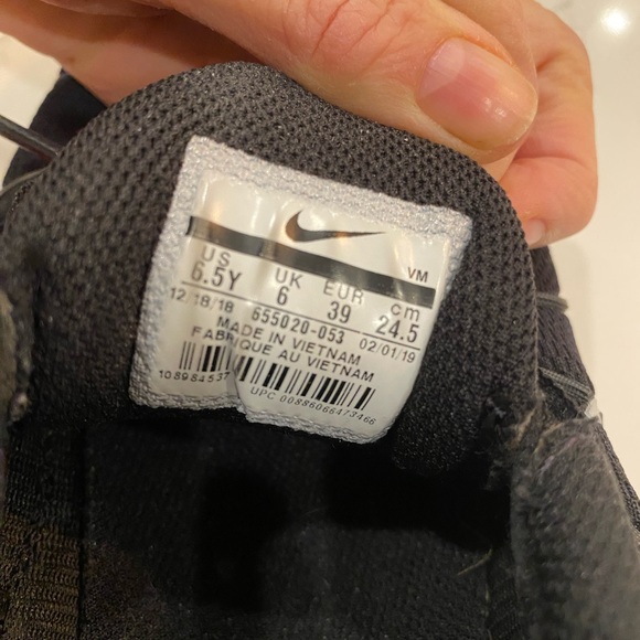 Nike trainers for sale- Gently used in good condition - Picture 6 of 6